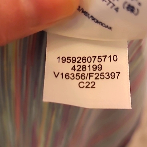 NWOT LAND'S END striped rash guard - Picture 6 of 7